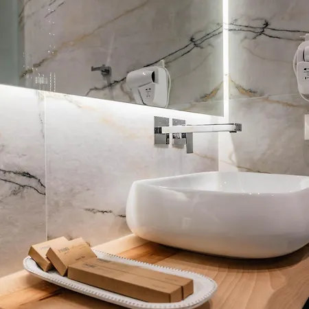 Mae Select Hotel Sarandë