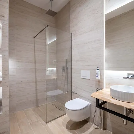 Hotel Mae Select
