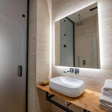 Hotel Mae Select